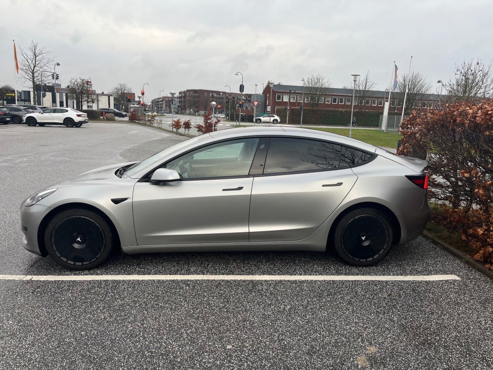 Tesla Model 3 RWD 4d