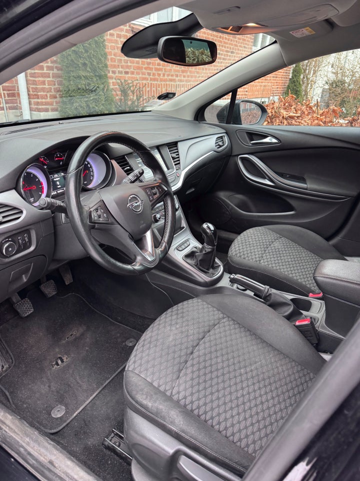 Opel Astra 1,0 T 105 Enjoy 5d