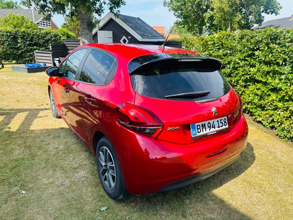 Peugeot 208 1,6 BlueHDi 100 Intense 5d