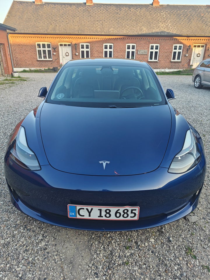 Tesla Model 3 Standard Range+ RWD 4d