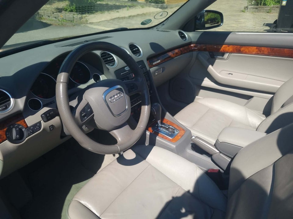 Audi A4 3,2 FSi quattro Cabriolet 2d