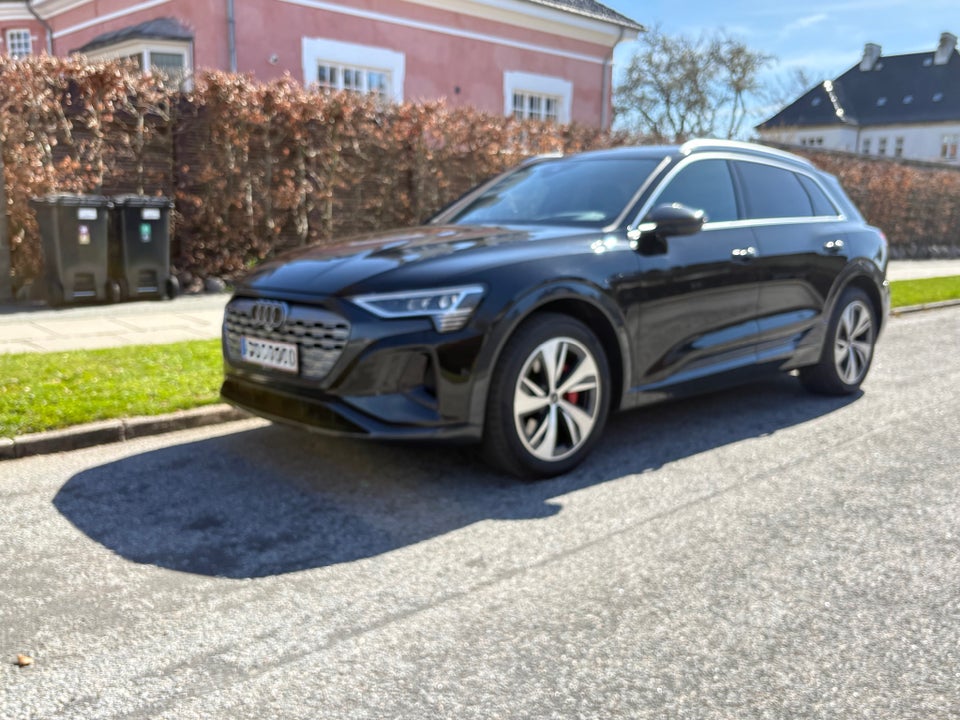 Audi Q8 e-tron 55 Advanced quattro 5d