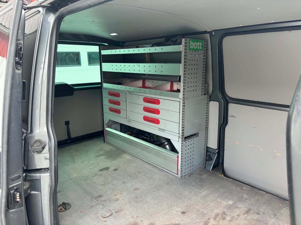 VW Transporter 2,0 TDi 204 Kassevogn DSG lang