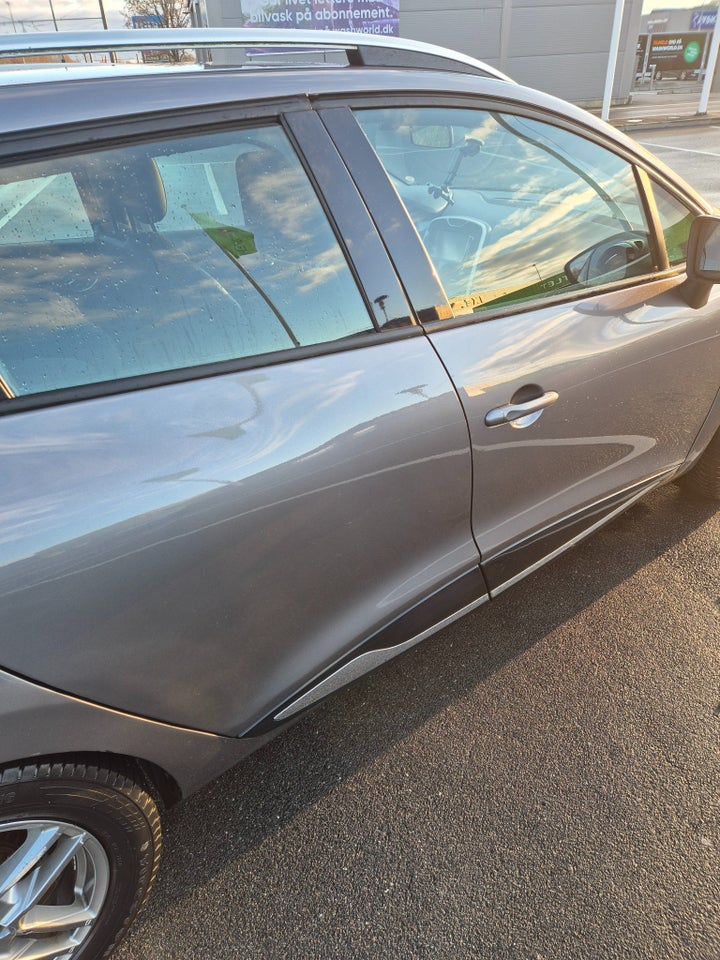 Renault Clio IV 1,5 dCi 75 Limited Sport Tourer 5d