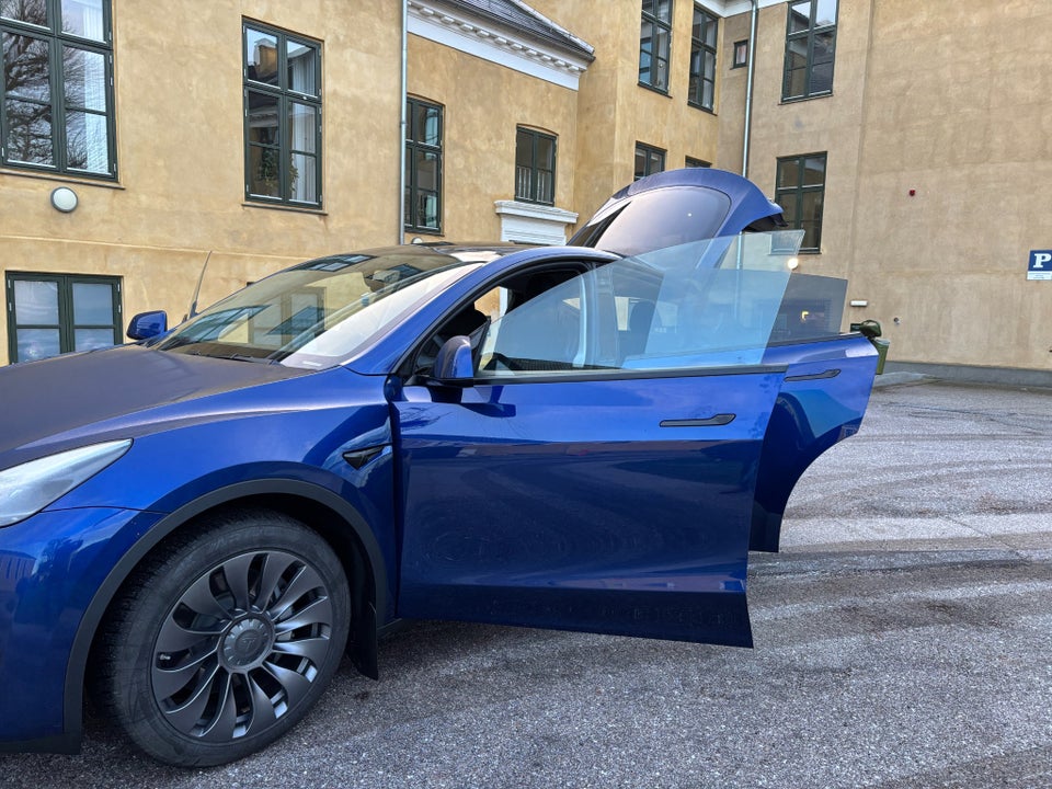 Tesla Model Y Long Range AWD 5d