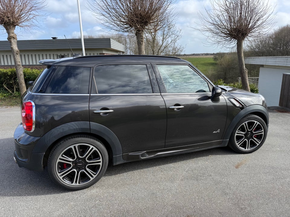 MINI Countryman Cooper 1,6 ALL4 5d