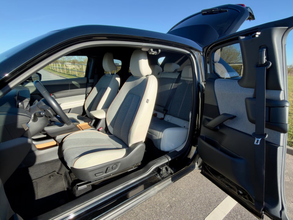 Mazda MX-30 e-SkyActiv First Edition 5d