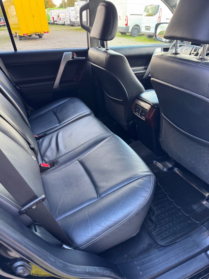 Toyota Land Cruiser 2,8 D-4D T2 aut. 5d