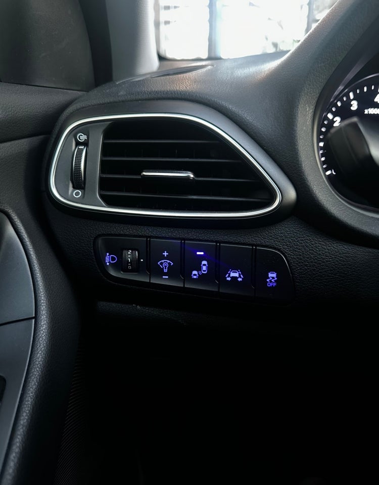 Hyundai i30 1,4 T-GDi Premium DCT 5d