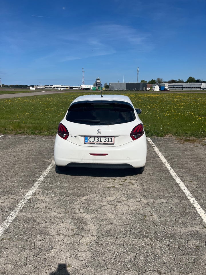 Peugeot 208 1,5 BlueHDi 100 Envy 5d
