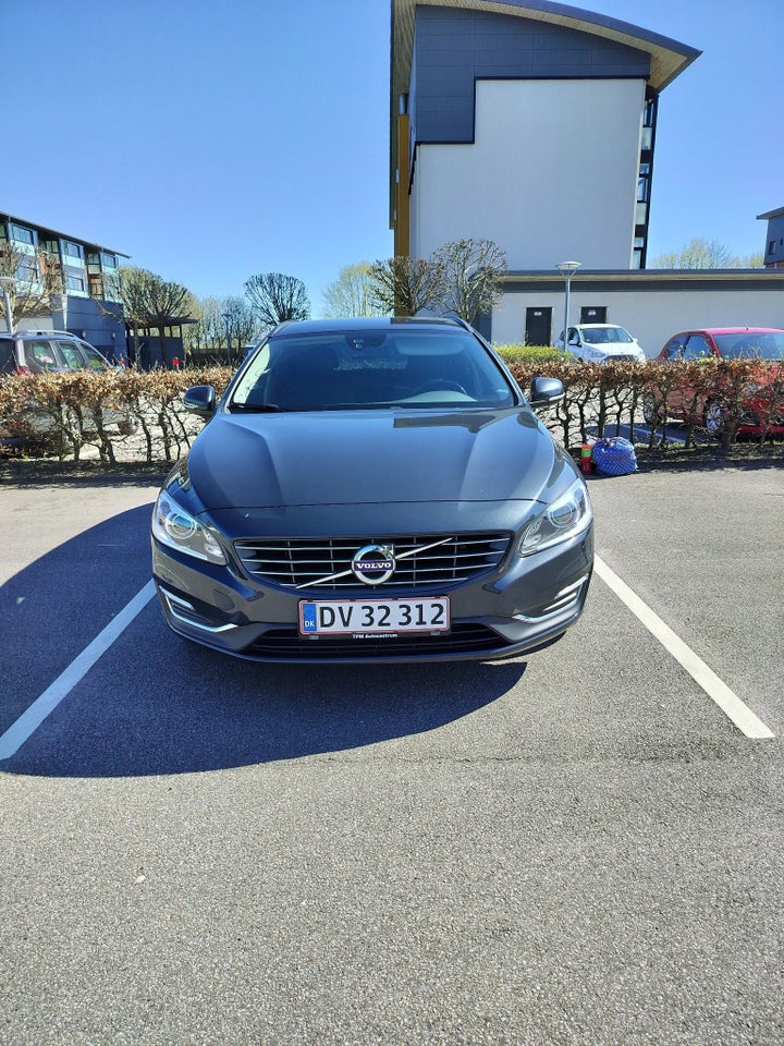 Volvo V60 2,0 T3 152 Momentum 5d