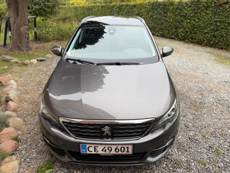 Peugeot 308 1,6 BlueHDi 120 Selection Sky SW 5d
