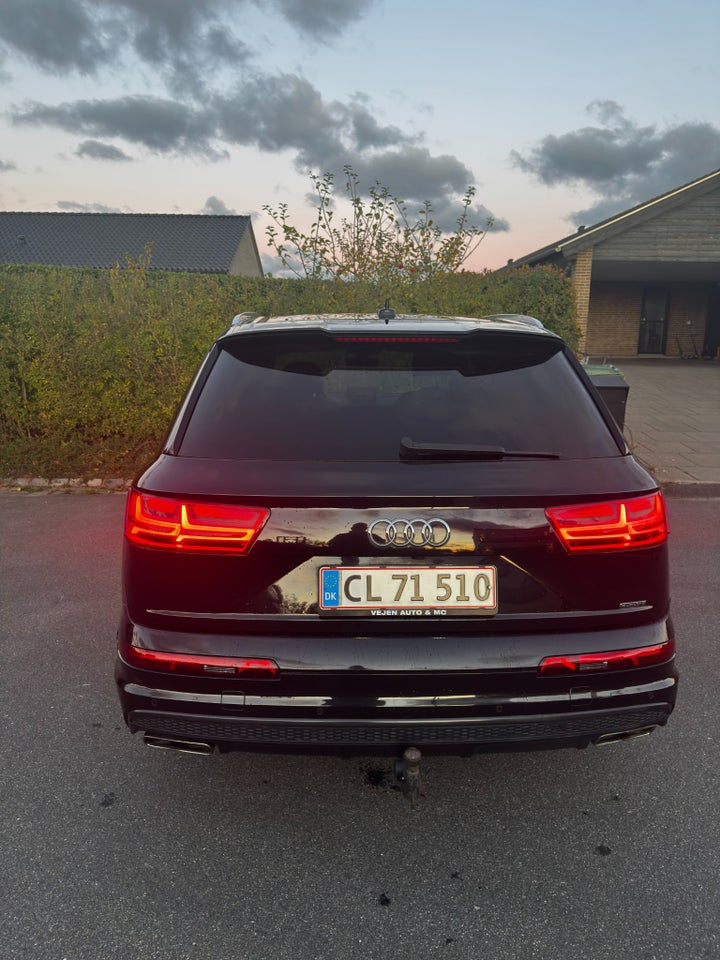 Audi Q7 3,0 TDi 272 S-line quattro Tiptr. 7prs 5d