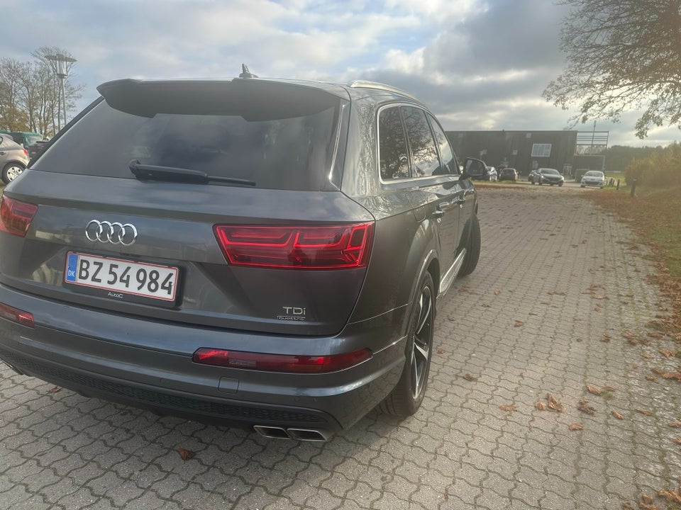 Audi Q7 3,0 TDi 272 S-line quattro Tiptr. 7prs 5d