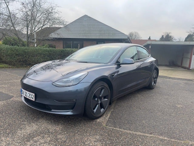 Tesla Model 3 Long Range RWD 4d