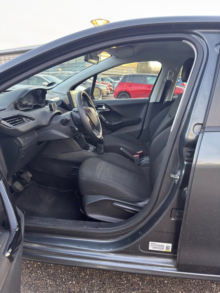 Peugeot 208 1,0 VTi Access 5d