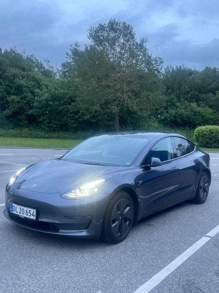 Tesla Model 3 Long Range AWD 4d