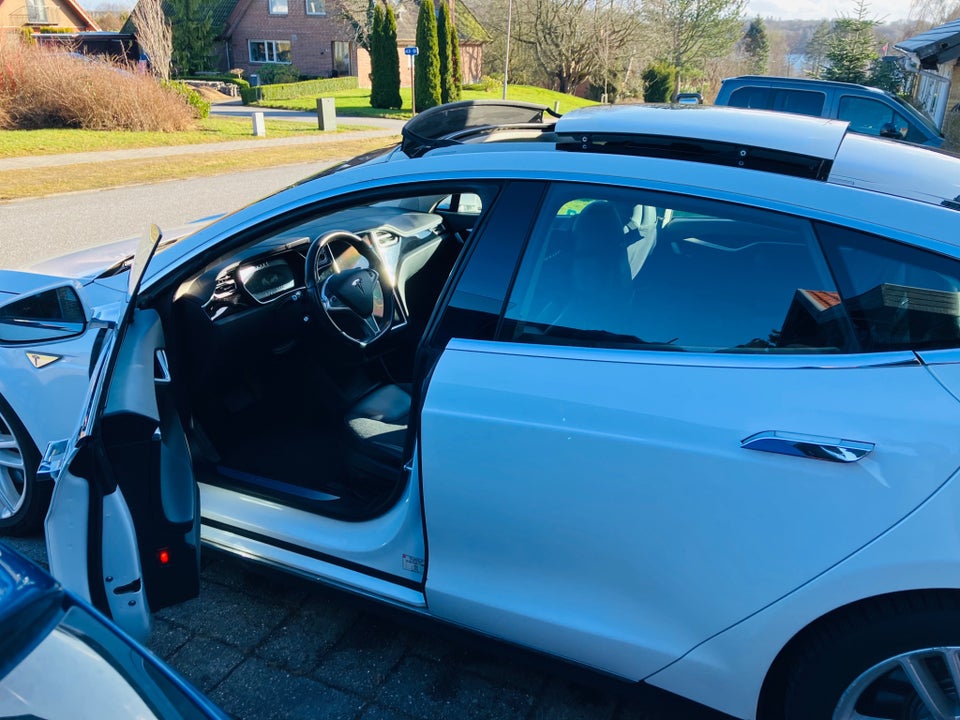 Tesla Model S 70D 5d