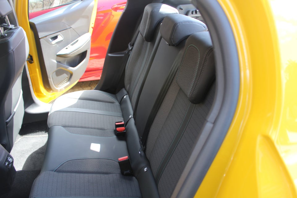 Peugeot 208 1,2 PureTech 100 Allure Pack EAT8 5d