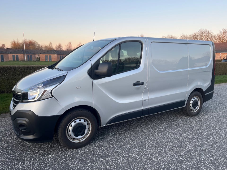 Renault Trafic T29 2,0 dCi 120 L1H1