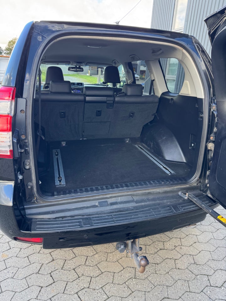 Toyota Land Cruiser 2,8 D-4D T2 aut. 5d