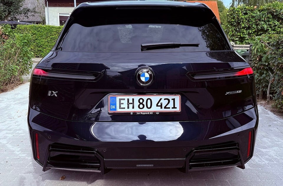BMW iX xDrive60 Fully Charged 5d