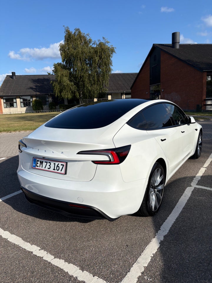 Tesla Model 3 Long Range RWD 4d