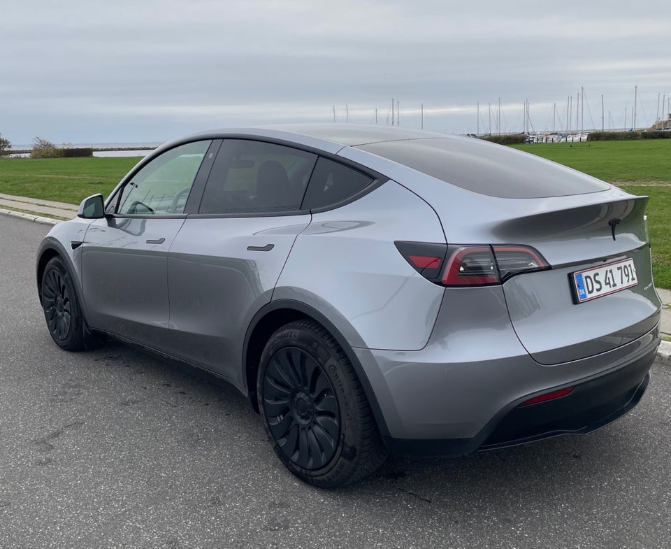 Tesla Model Y Long Range AWD 5d