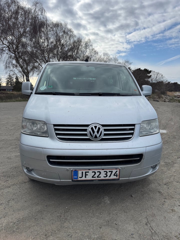 VW Multivan 3,2 V6 Highline aut. 5d