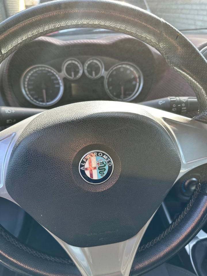 Alfa Romeo MiTo 1,4 TB 155 Progression 3d