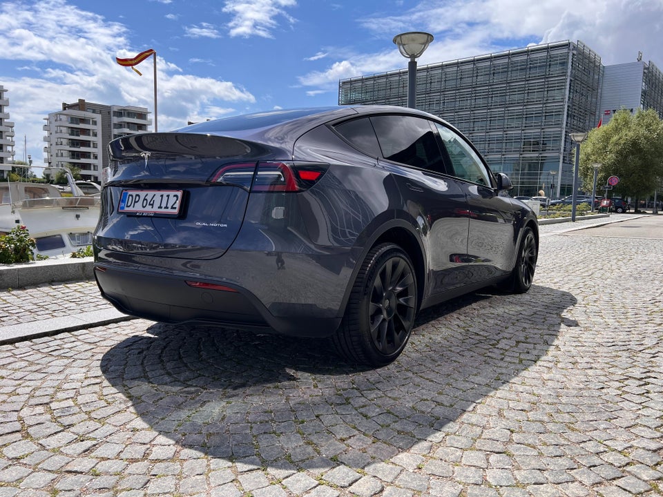 Tesla Model Y Long Range AWD 5d