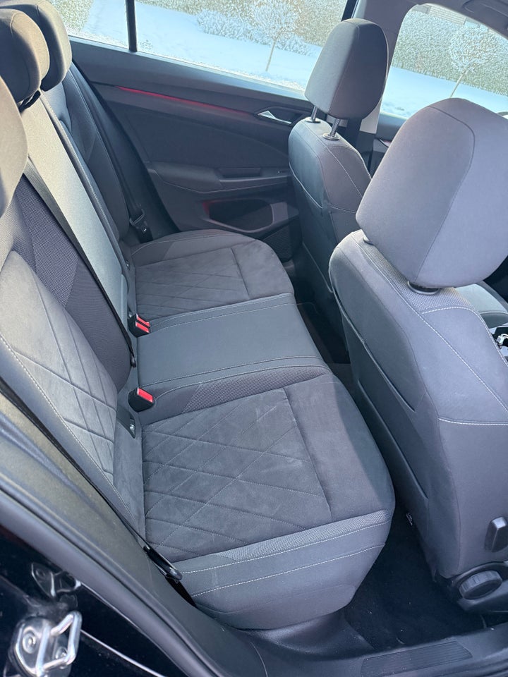 VW Golf VIII 1,4 eHybrid DSG 5d