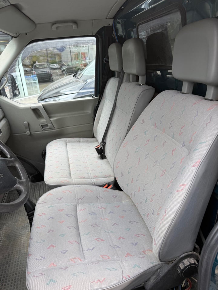 VW Transporter 2,5 Kassevogn 4d