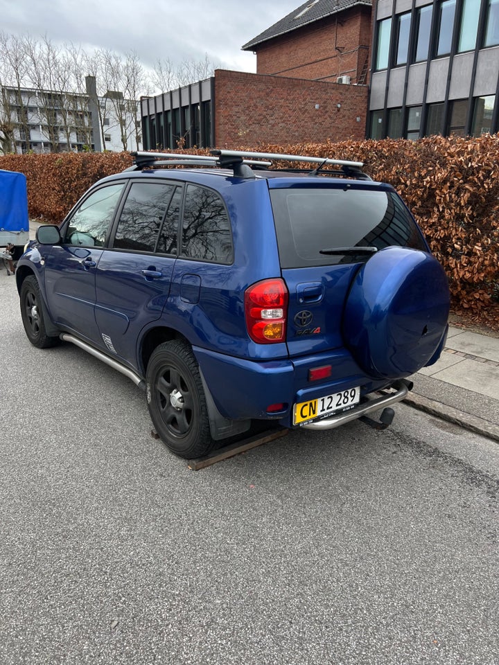 Toyota RAV4 1,8 VVT-i Van 5d