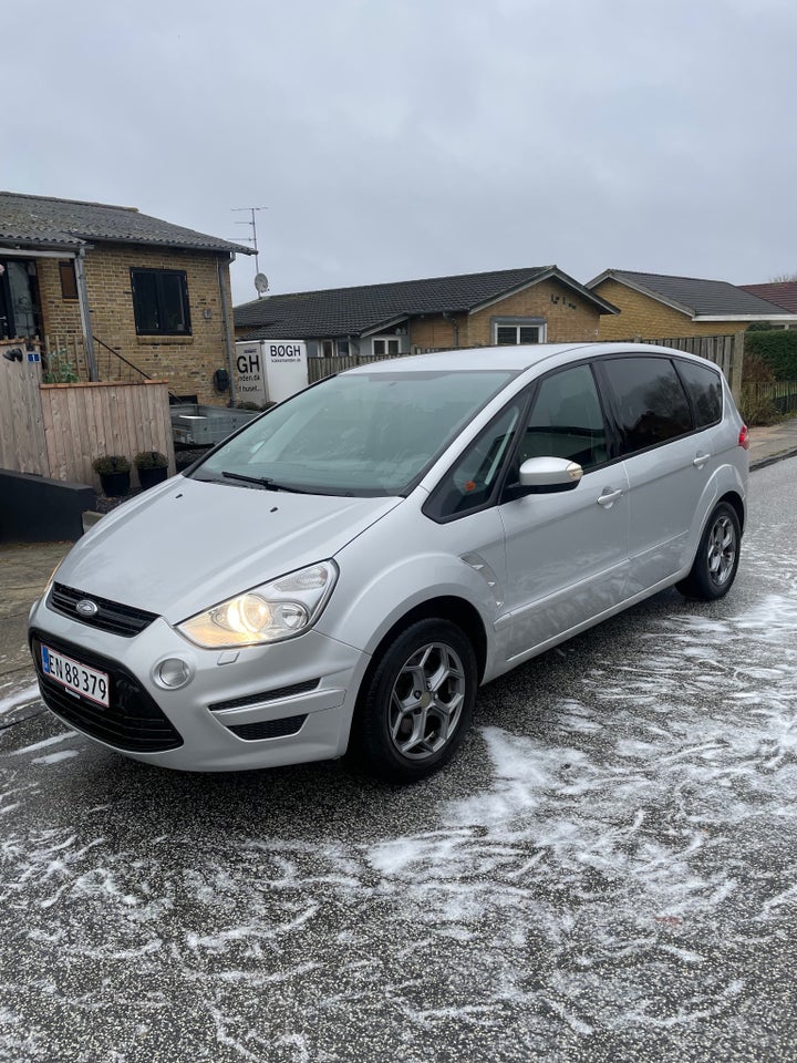 Ford S-MAX 2,0 TDCi 140 Titanium 7prs 5d