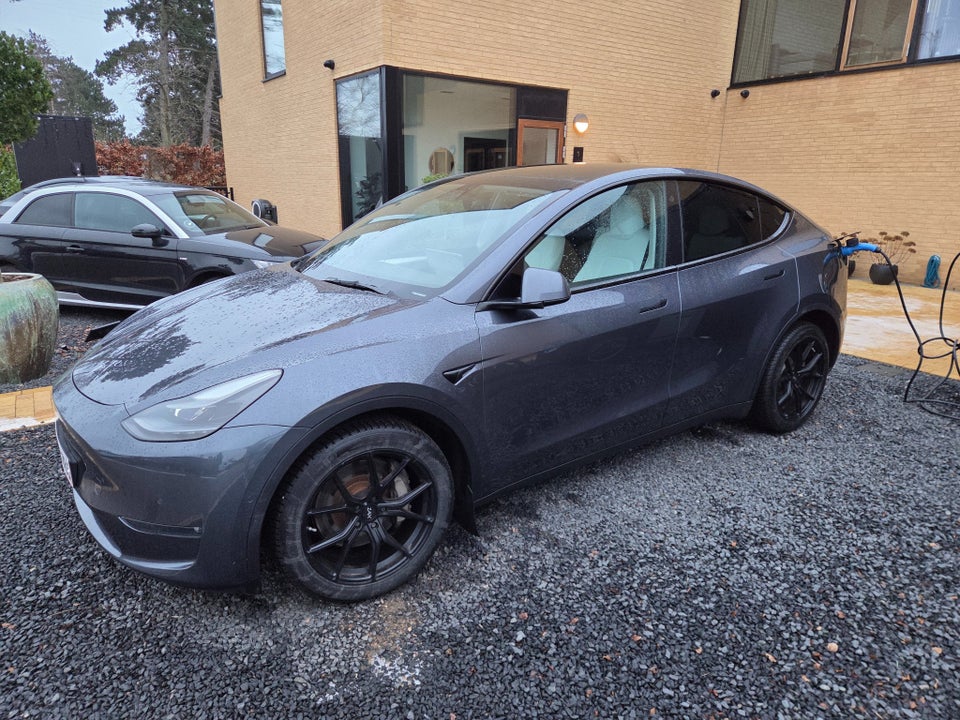 Tesla Model Y Long Range AWD 5d