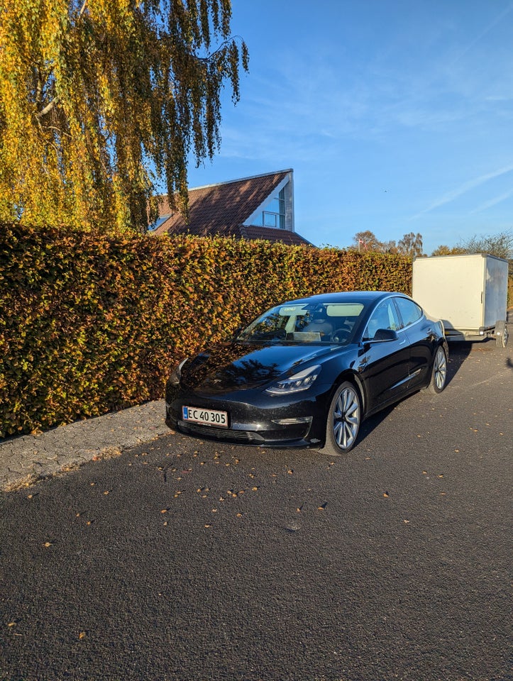 Tesla Model 3 Long Range AWD 4d