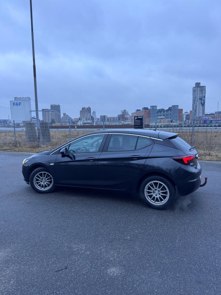 Opel Astra 1,0 T 105 Enjoy 5d