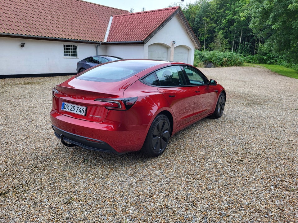 Tesla Model 3 Long Range AWD 4d