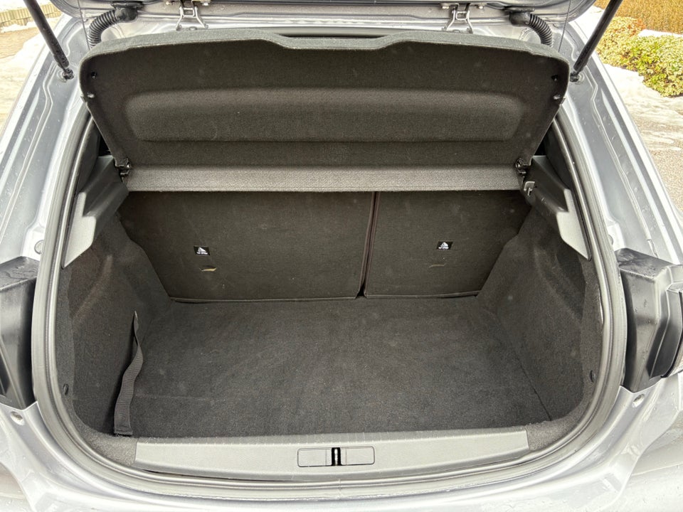 Peugeot 208 1,2 PureTech 100 Evolution EAT8 5d