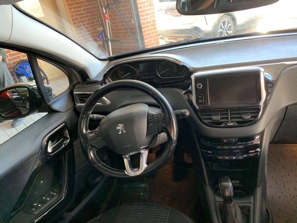 Peugeot 208 1,6 BlueHDi 100 Allure Van 5d