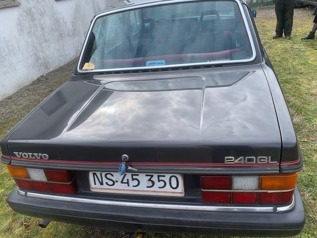 Volvo 244 2,4 aut. 4d