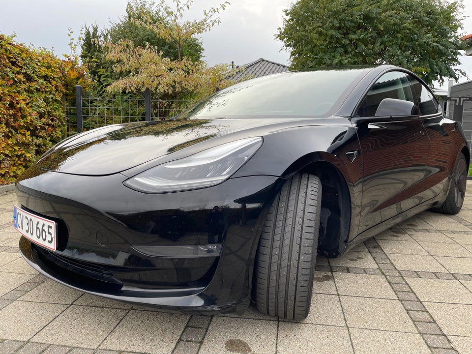 Tesla Model 3 Long Range AWD 4d