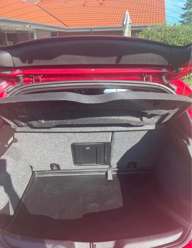 Alfa Romeo Giulietta 2,0 JTD 140 Distinctive 5d