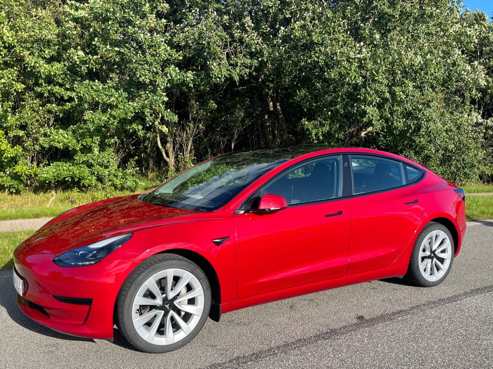 Tesla Model 3 RWD 4d
