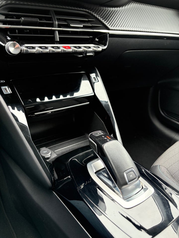 Peugeot 208 1,2 PureTech 100 Evolution EAT8 5d