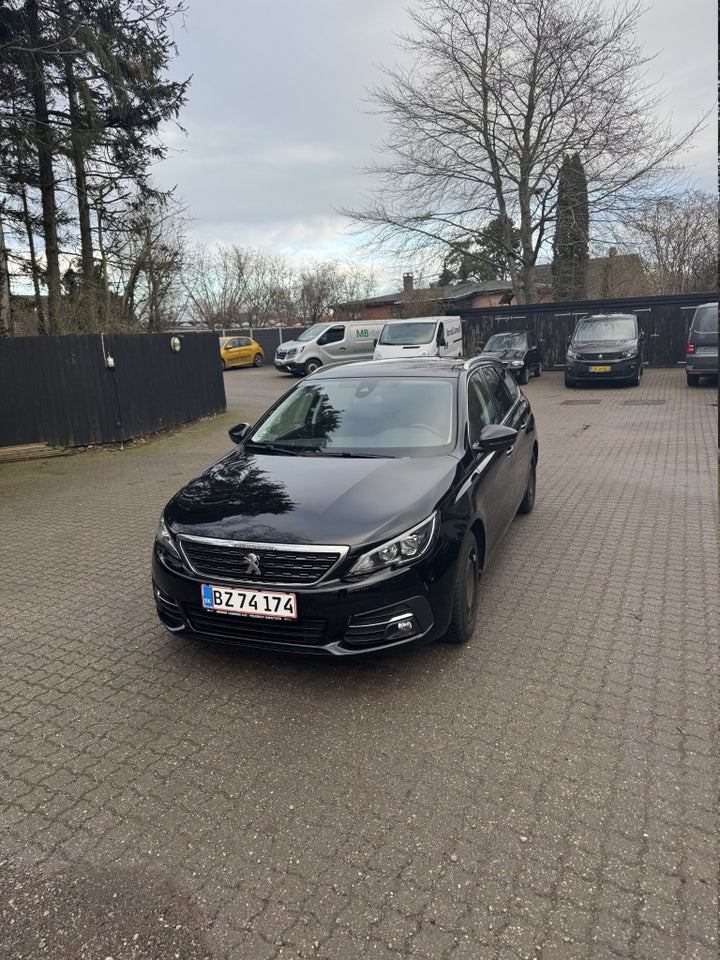 Peugeot 308 1,6 BlueHDi 120 Selection Sky SW 5d