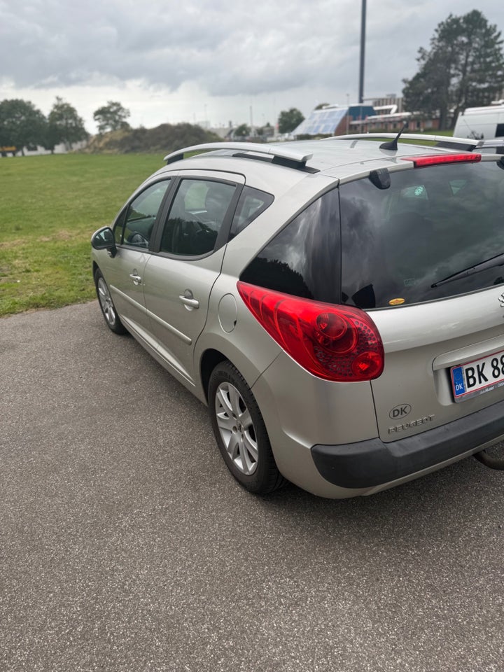 Peugeot 207 1,6 VTi Premium 5d