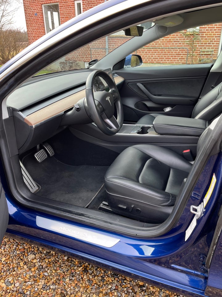 Tesla Model 3 Long Range RWD 4d