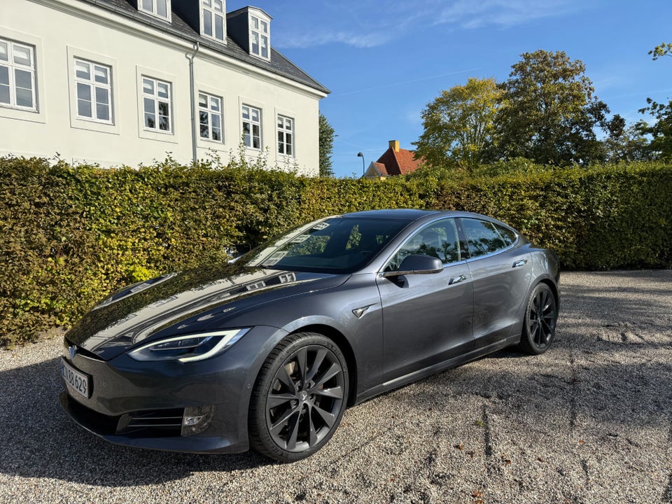 Tesla Model S Standard Range AWD 5d